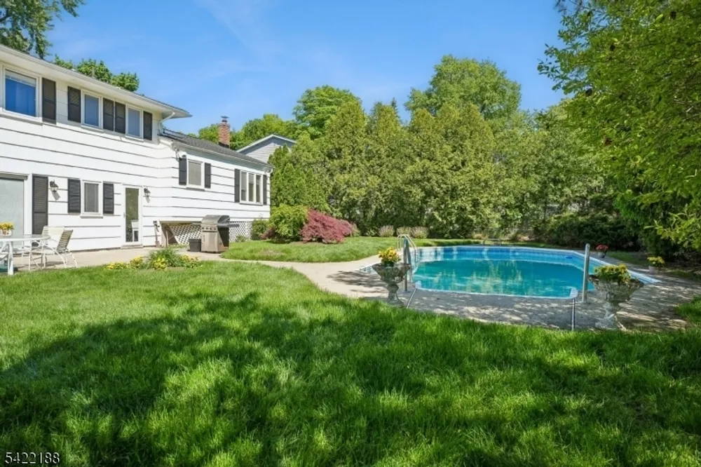 96 Harrison Ave, Roseland, NJ 07068