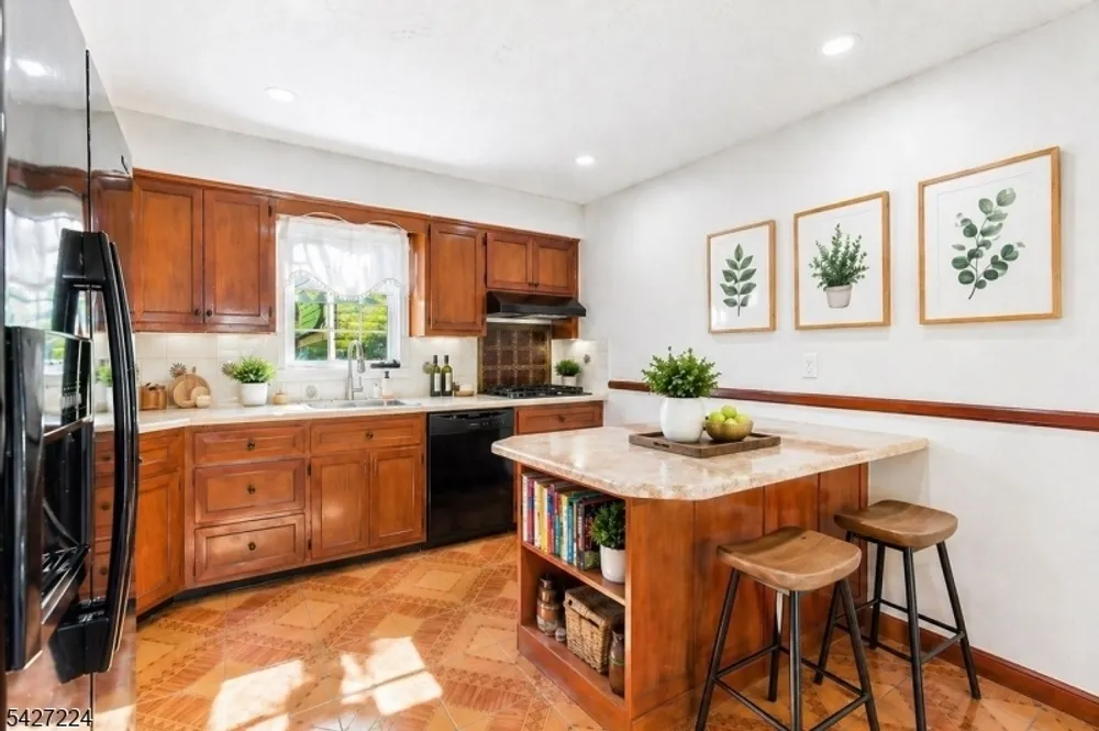 188 Kerrigan Blvd, Newark, NJ 07106