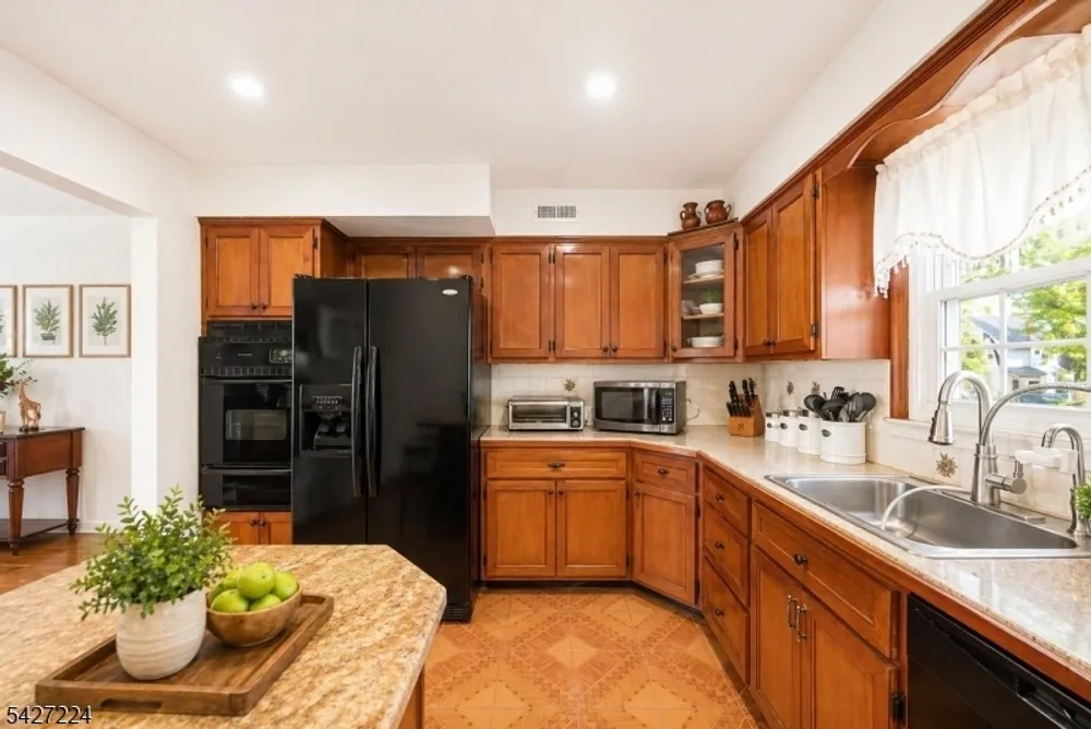 188 Kerrigan Blvd, Newark, NJ 07106