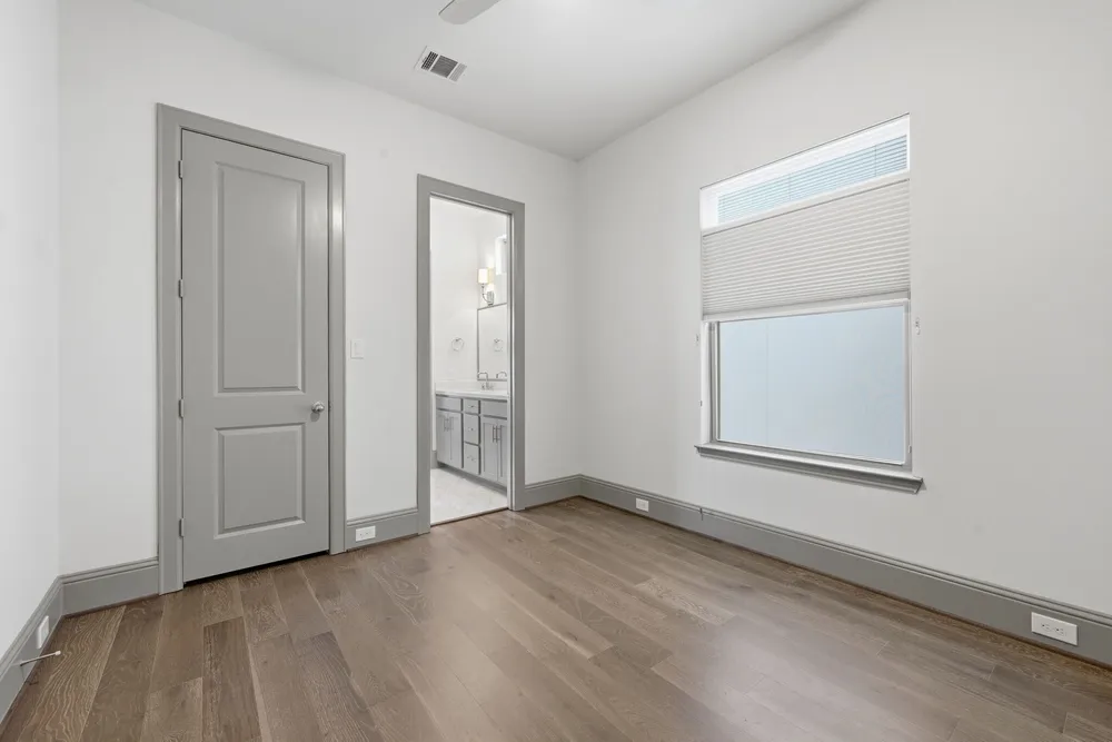 1906 W 25th St, Houston, TX 77008