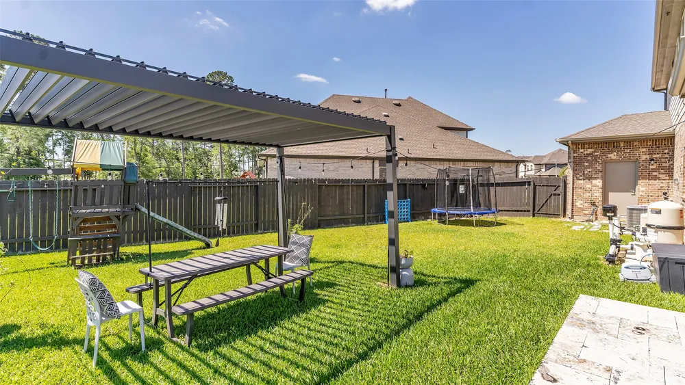 10302 Horeshoe Lake Trail, Conroe, TX 77384