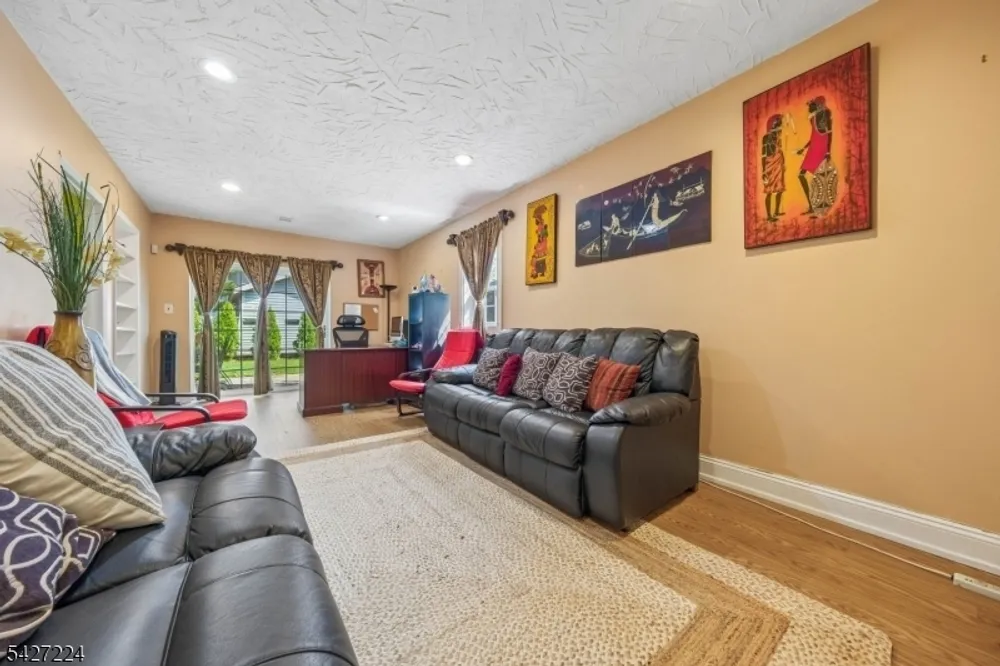188 Kerrigan Blvd, Newark, NJ 07106