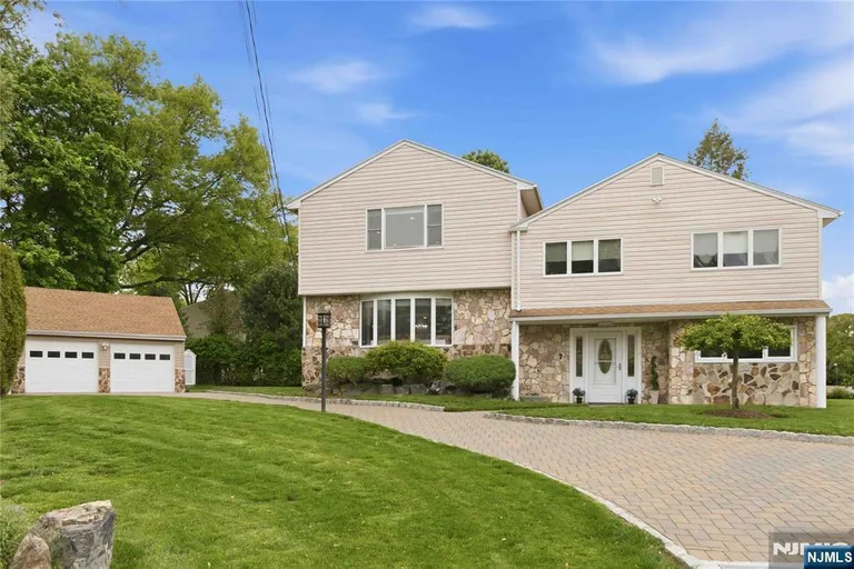 7 Keith Pl, Glen Rock, NJ 07452