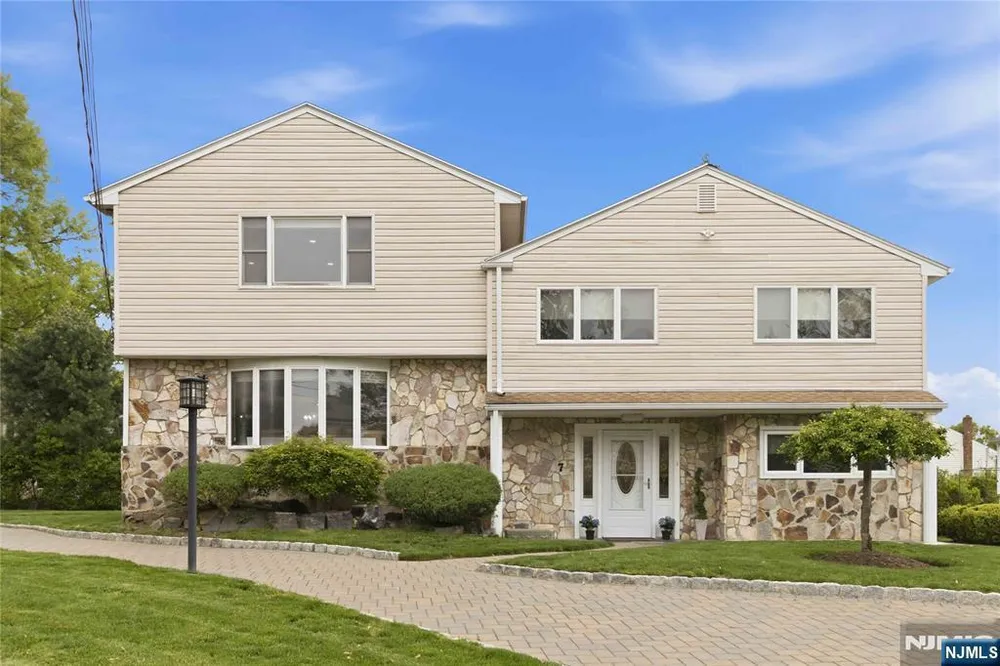 7 Keith Pl, Glen Rock, NJ 07452