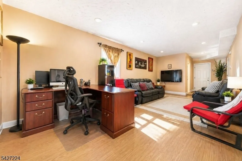 188 Kerrigan Blvd, Newark, NJ 07106