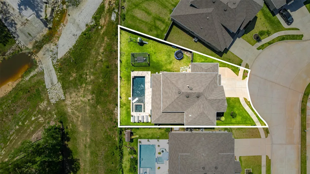 10302 Horeshoe Lake Trail, Conroe, TX 77384