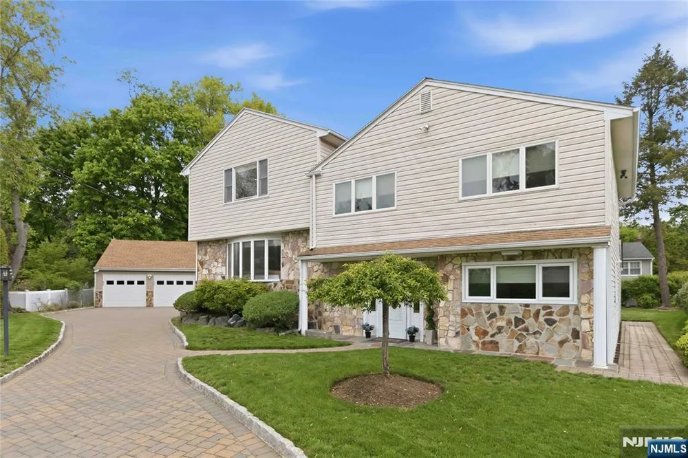 7 Keith Pl, Glen Rock, NJ 07452