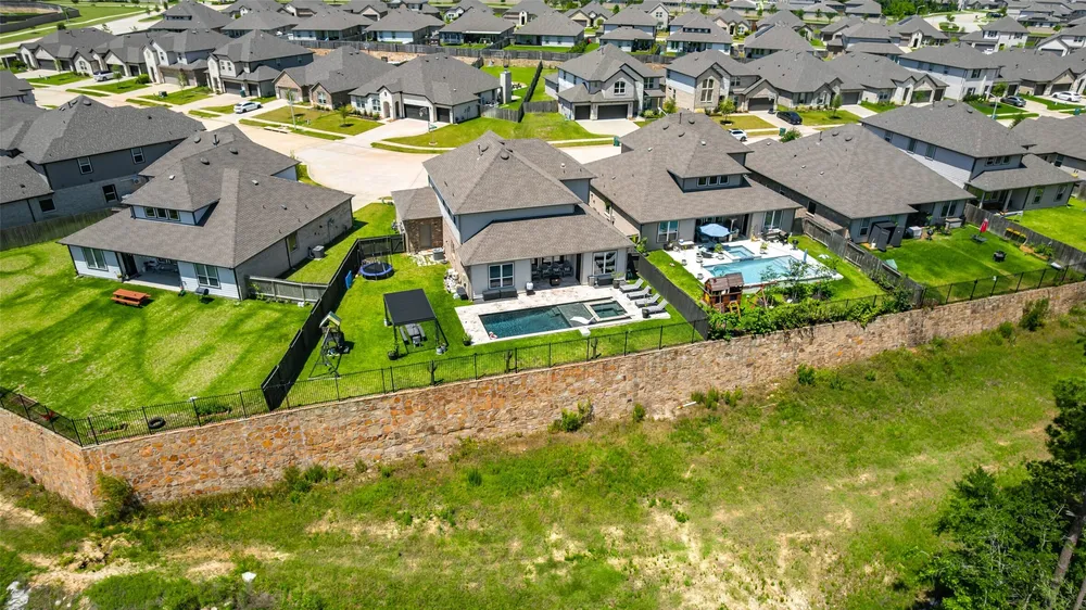 10302 Horeshoe Lake Trail, Conroe, TX 77384