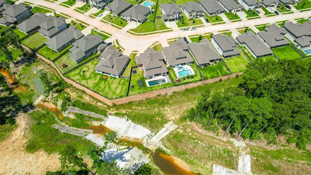 10302 Horeshoe Lake Trail, Conroe, TX 77384