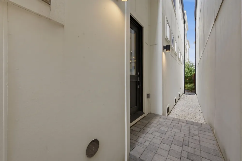 1906 W 25th St, Houston, TX 77008