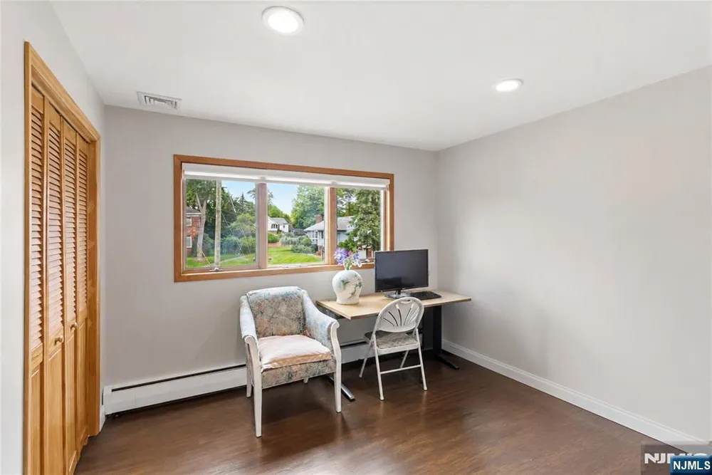 7 Keith Pl, Glen Rock, NJ 07452