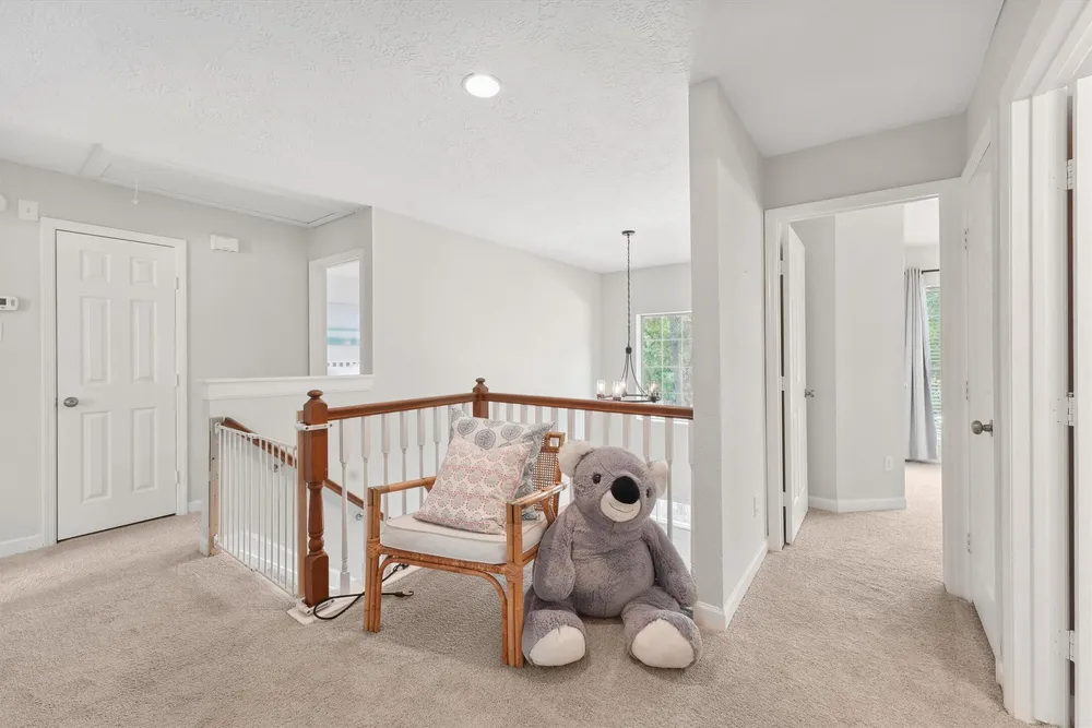 74 W Summer Storm Circle, The Woodlands, TX 77381