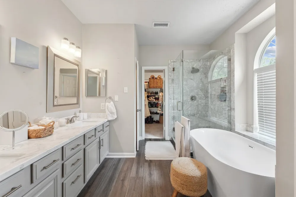 74 W Summer Storm Circle, The Woodlands, TX 77381