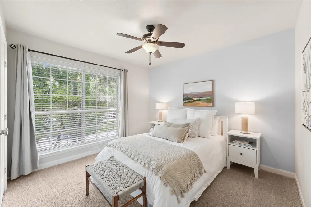 74 W Summer Storm Circle, The Woodlands, TX 77381