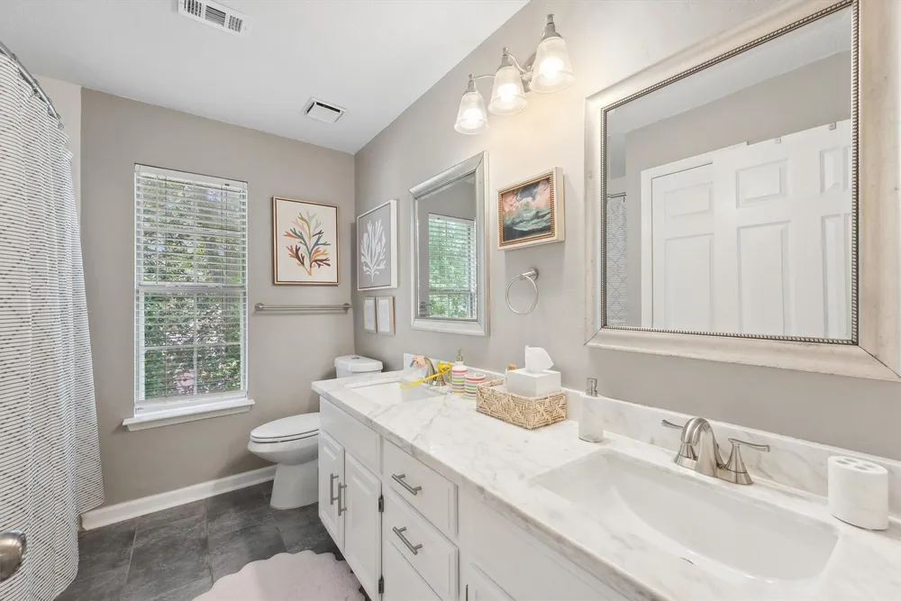 74 W Summer Storm Circle, The Woodlands, TX 77381