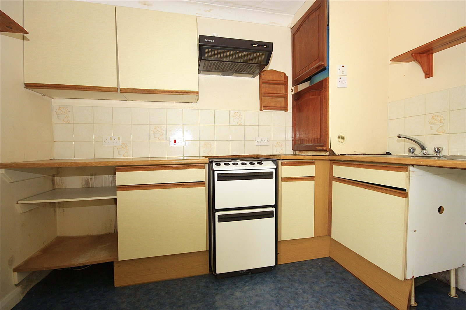 Crombie Close, Waterlooville, Hampshire, PO8 Image 3