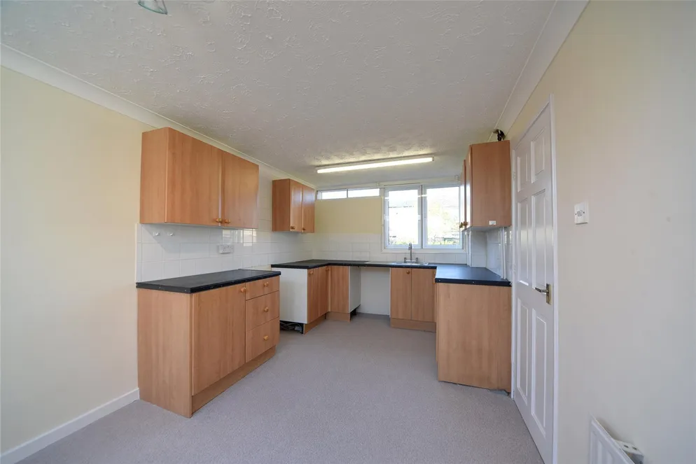 Property carousel item 4