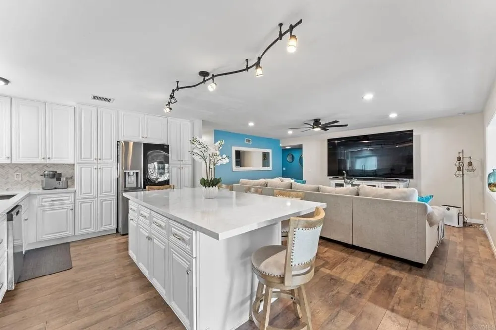157 Lakeview Ave, Spring Valley, CA 91977
