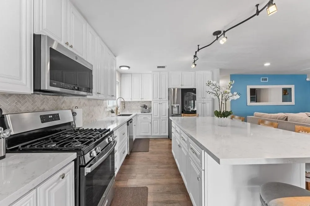 157 Lakeview Ave, Spring Valley, CA 91977