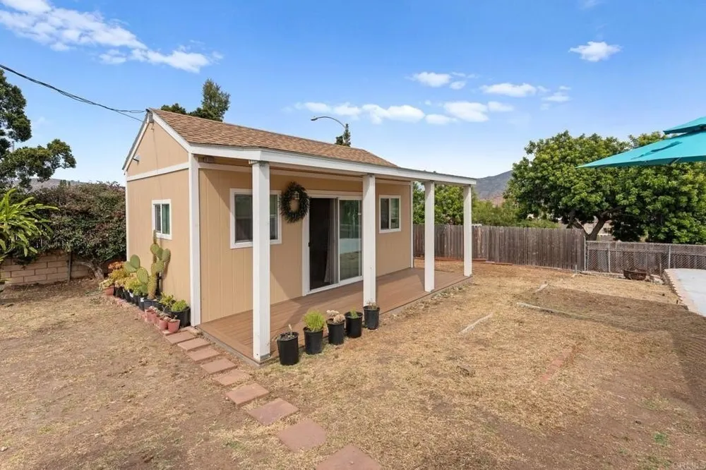 157 Lakeview Ave, Spring Valley, CA 91977