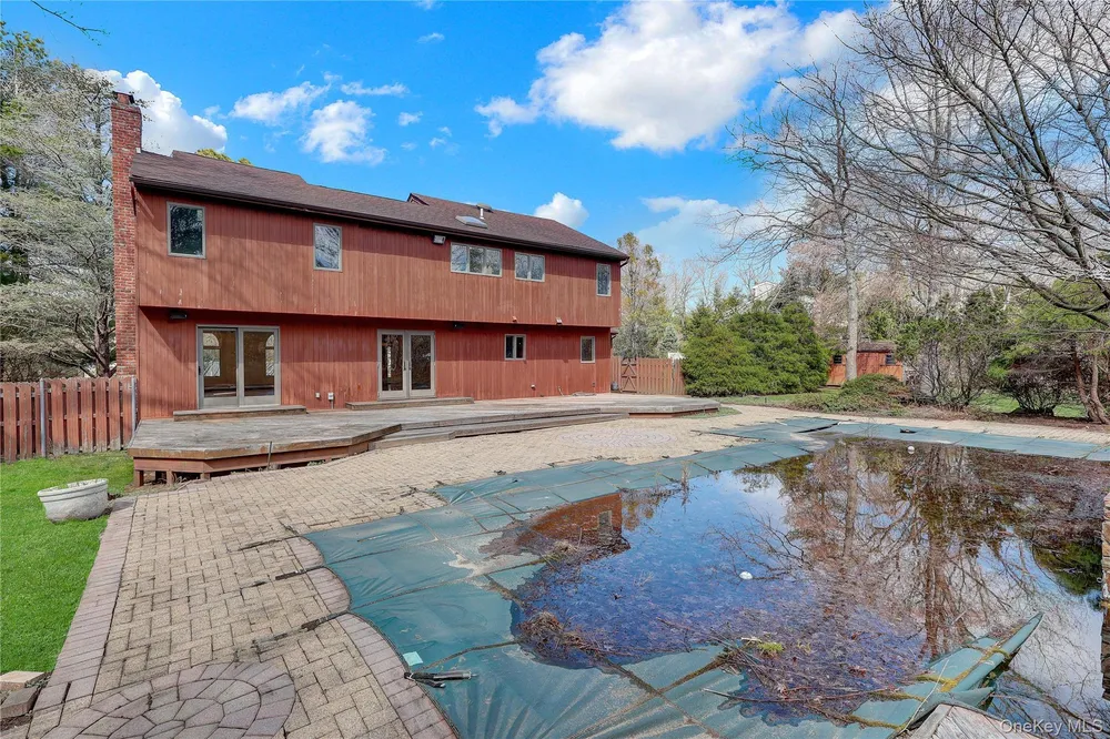 6 Liberty Ln, Miller Place, NY 11764