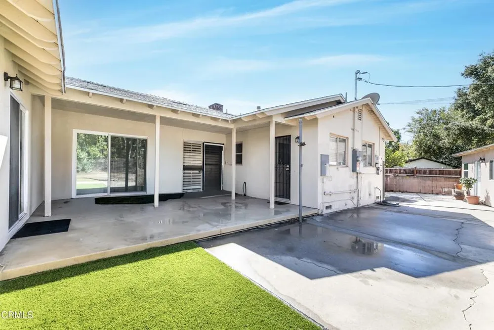 1305 Solita Rd, Pasadena, CA 91103
