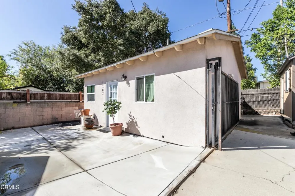 1305 Solita Rd, Pasadena, CA 91103