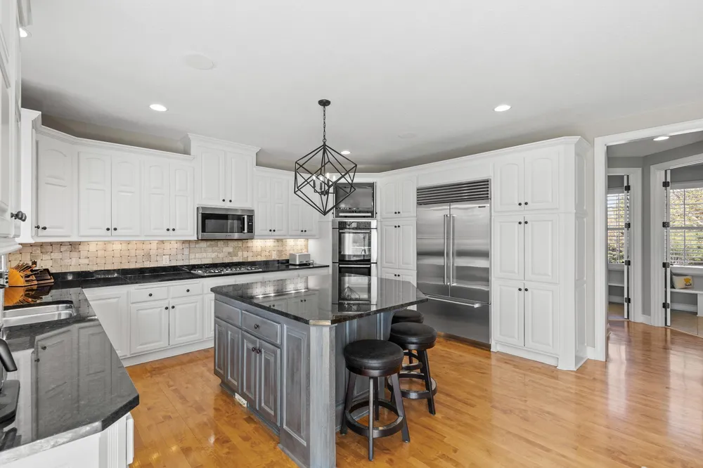 18434 Bearpath Trail, Eden Prairie, MN 55347