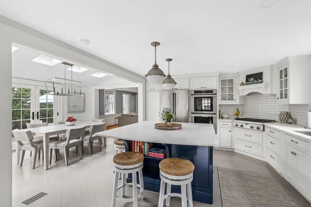 37 Lincoln St, Hingham, MA 02043