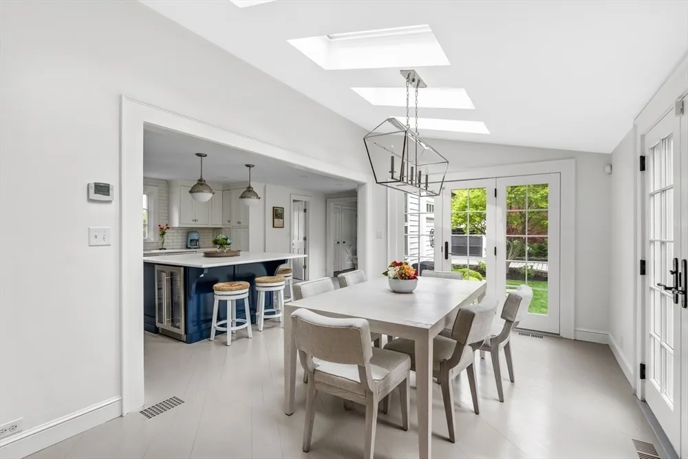 37 Lincoln St, Hingham, MA 02043