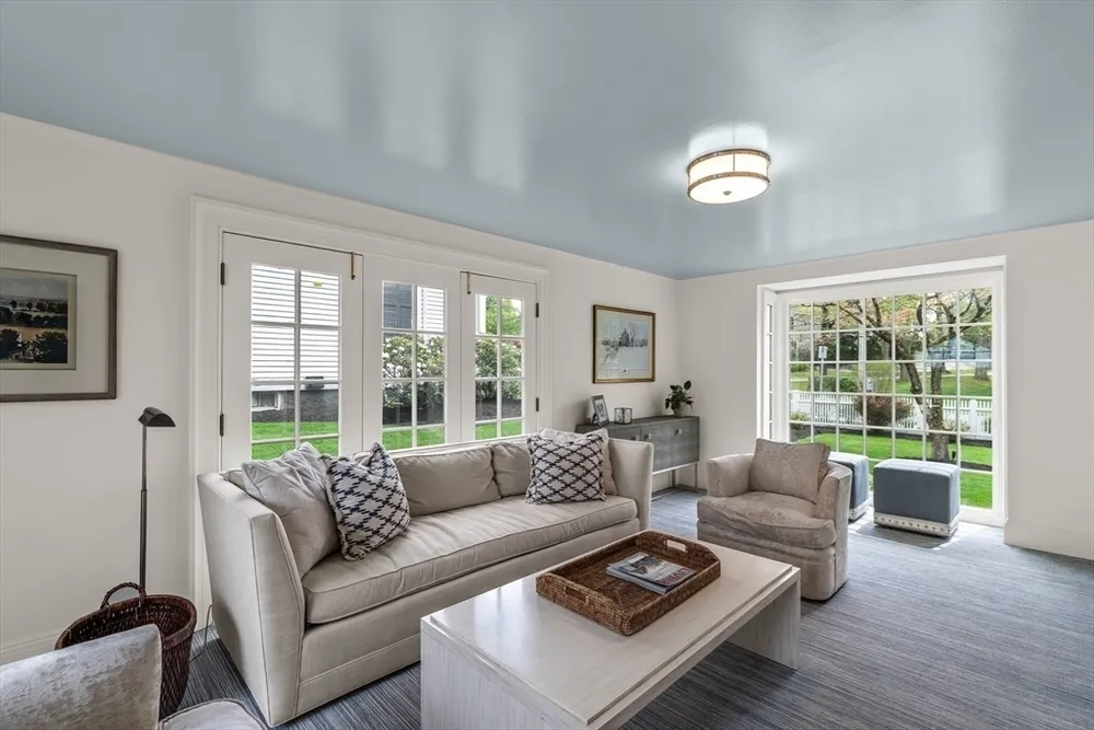 37 Lincoln St, Hingham, MA 02043