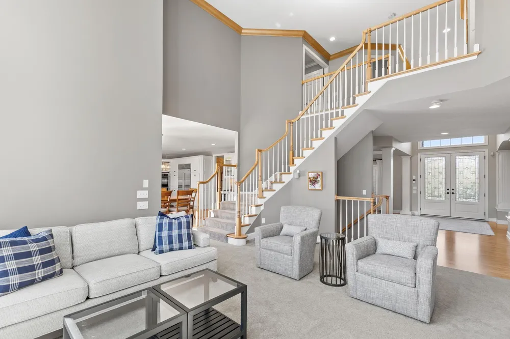 18434 Bearpath Trail, Eden Prairie, MN 55347