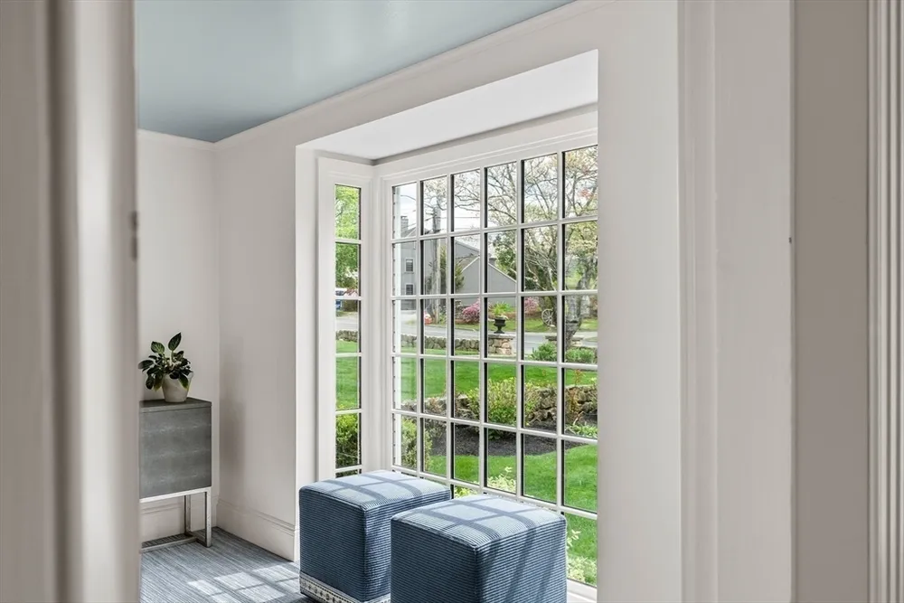 37 Lincoln St, Hingham, MA 02043