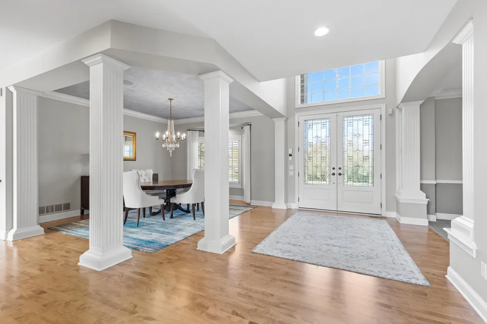 18434 Bearpath Trail, Eden Prairie, MN 55347