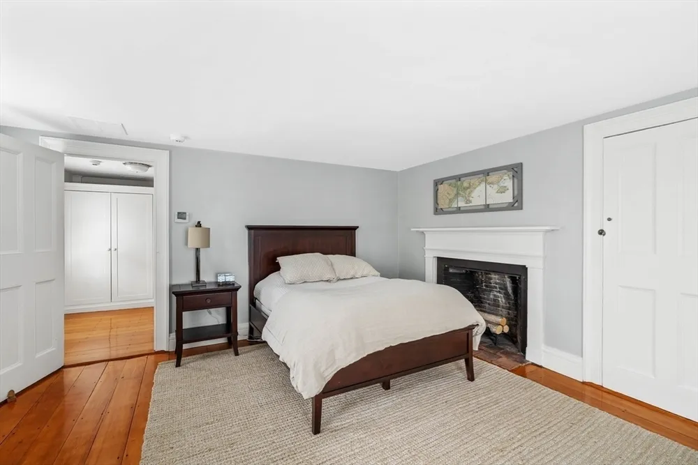 37 Lincoln St, Hingham, MA 02043