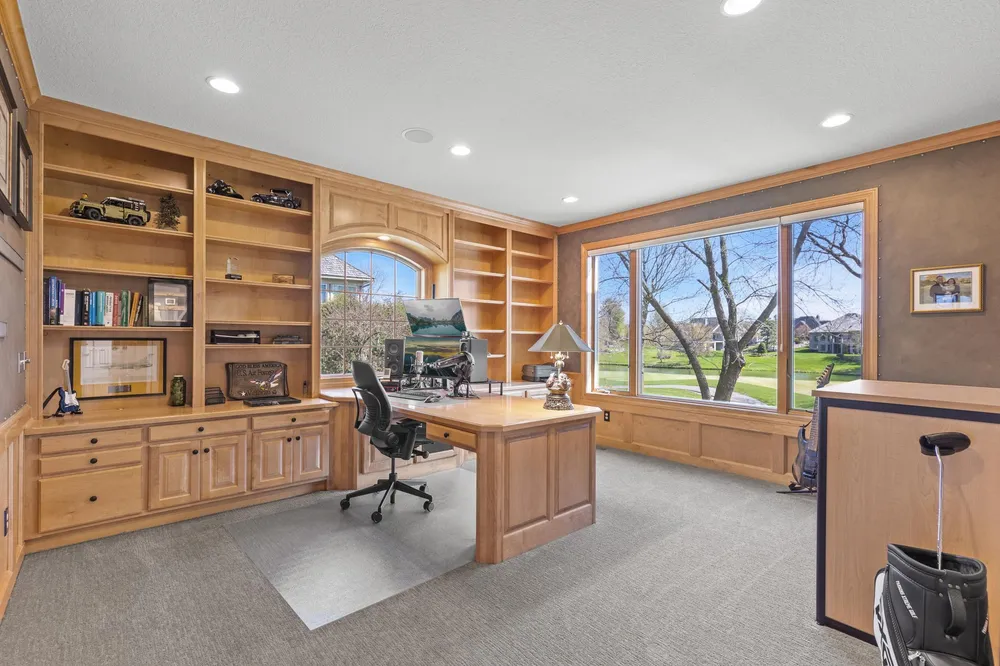 18434 Bearpath Trail, Eden Prairie, MN 55347