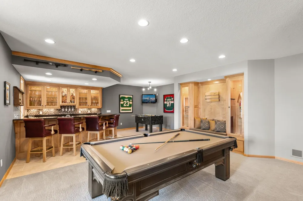 18434 Bearpath Trail, Eden Prairie, MN 55347