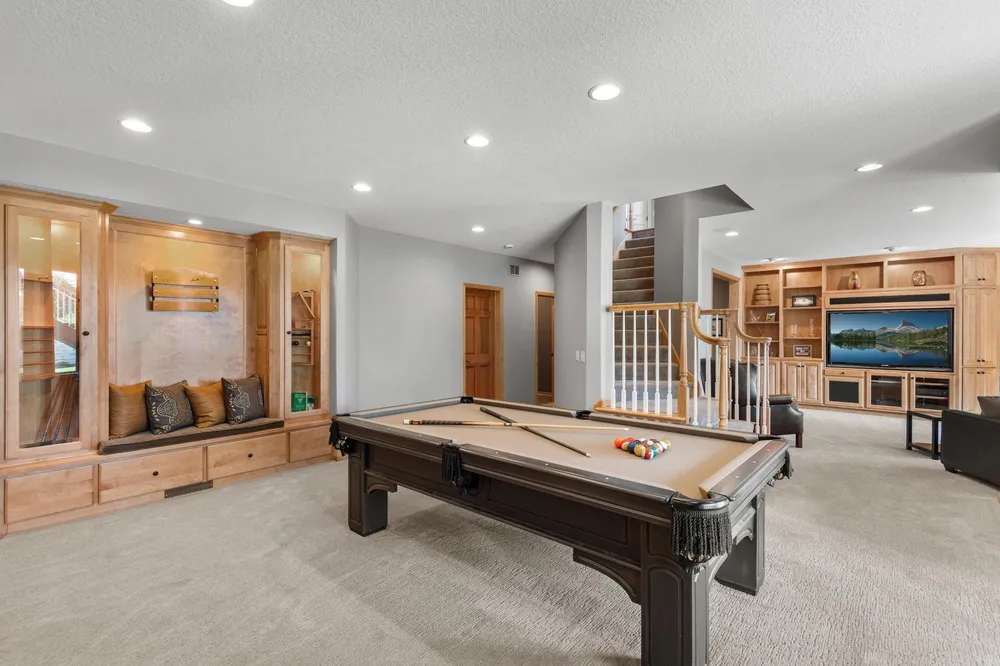 18434 Bearpath Trail, Eden Prairie, MN 55347