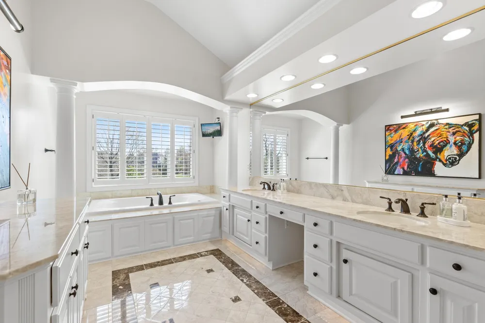 18434 Bearpath Trail, Eden Prairie, MN 55347