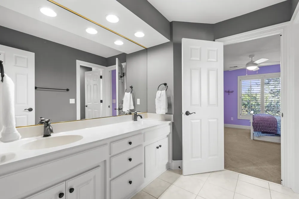 18434 Bearpath Trail, Eden Prairie, MN 55347