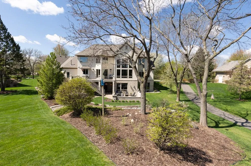 18434 Bearpath Trail, Eden Prairie, MN 55347