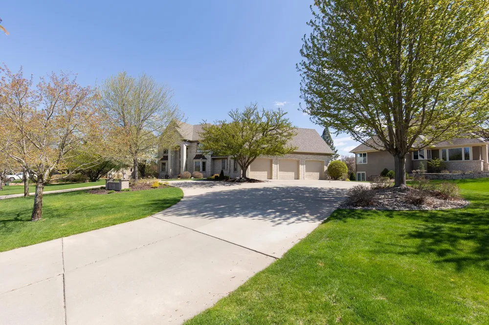 18434 Bearpath Trail, Eden Prairie, MN 55347