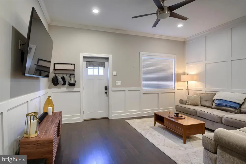 4117 Cresson St, Philadelphia, PA 19127