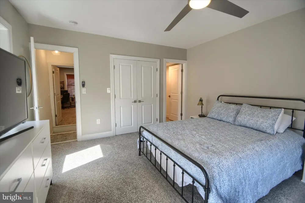 4117 Cresson St, Philadelphia, PA 19127