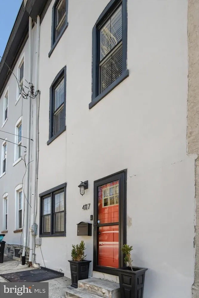 4117 Cresson St, Philadelphia, PA 19127