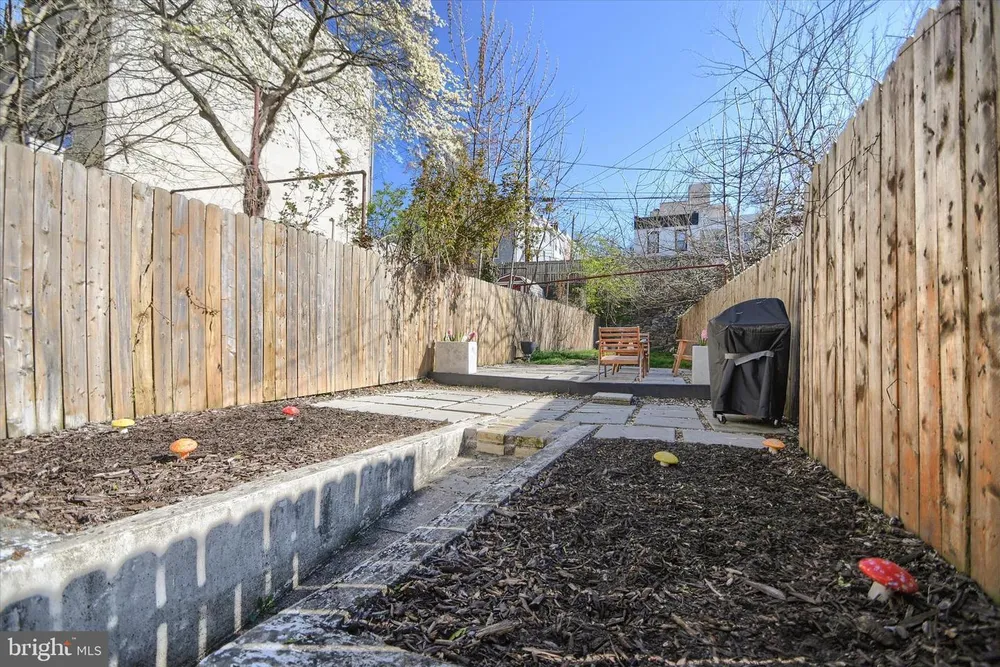 4117 Cresson St, Philadelphia, PA 19127
