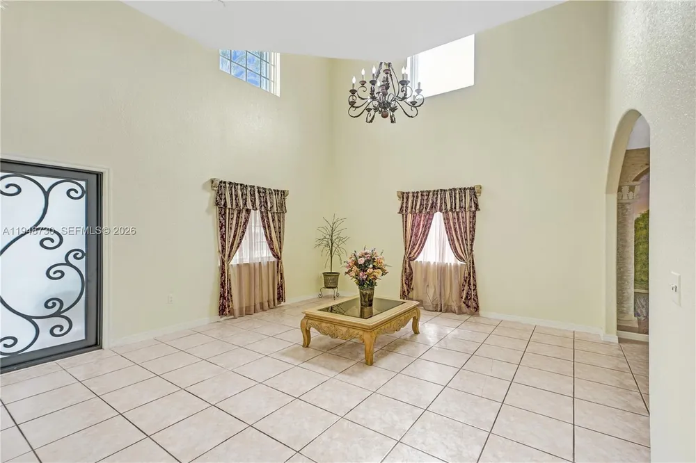 5502 SW 162nd Pl, Miami, FL 33185