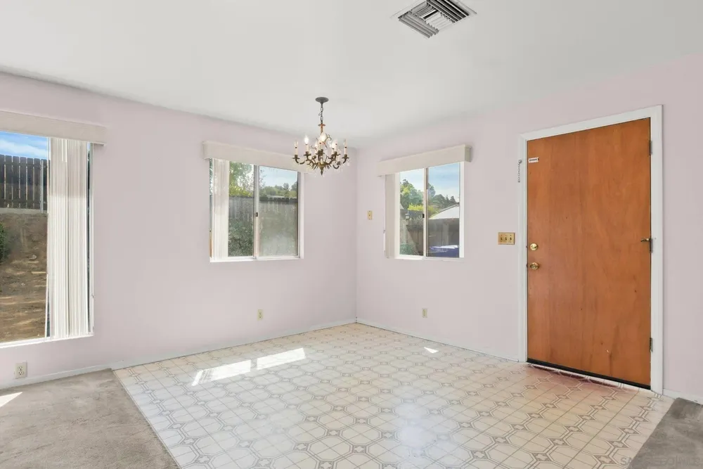 877 Alveda Ave, El Cajon, CA 92019