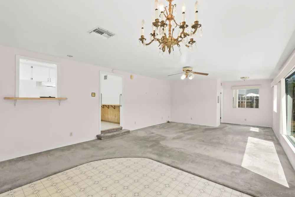 877 Alveda Ave, El Cajon, CA 92019