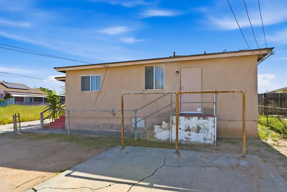 5242 Imperial Ave, San Diego, CA 92114